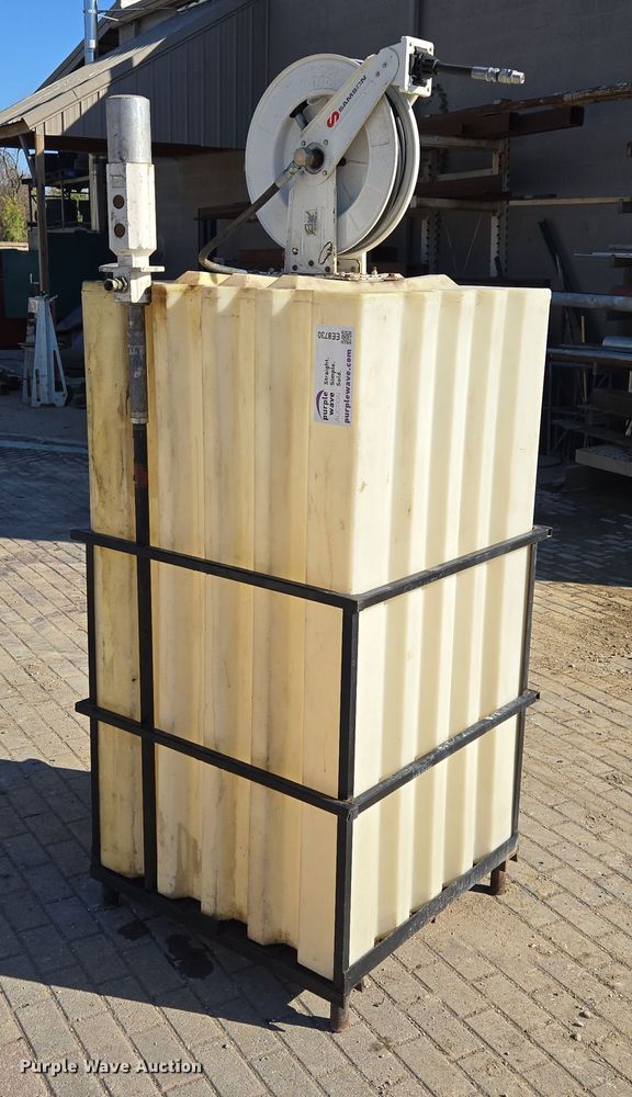 image for item EE8730 Bulk oil tank 