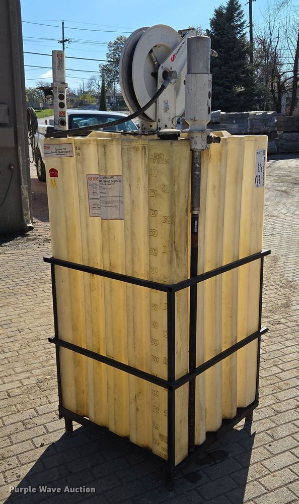 image for item EE8730 Bulk oil tank 