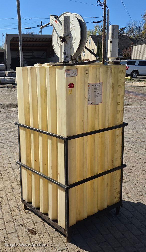 image for item EE8730 Bulk oil tank 