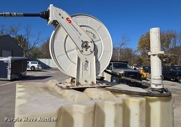 image for item EE8730 Bulk oil tank 