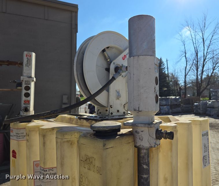 image for item EE8730 Bulk oil tank 