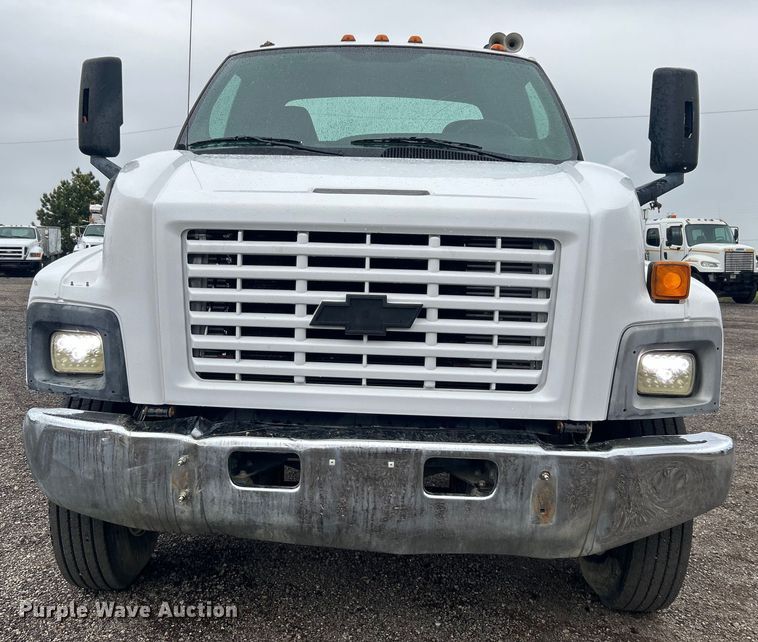 image for item EG1435 2008 Chevrolet  C6500 truck cab and chassis