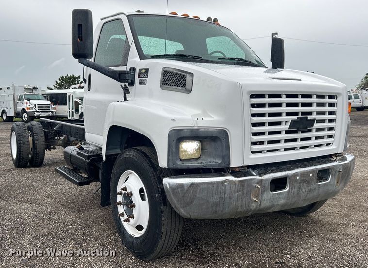 image for item EG1435 2008 Chevrolet  C6500 truck cab and chassis