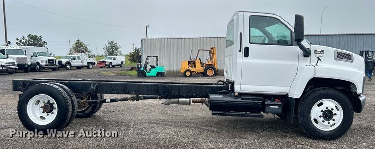 image for item EG1435 2008 Chevrolet  C6500 truck cab and chassis