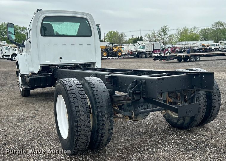 image for item EG1435 2008 Chevrolet  C6500 truck cab and chassis