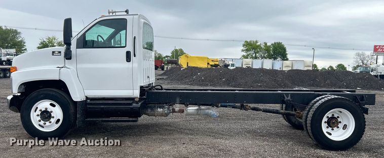 image for item EG1435 2008 Chevrolet  C6500 truck cab and chassis