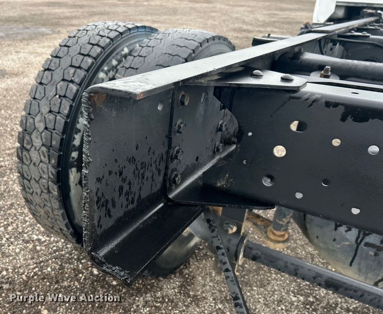 image for item EG1435 2008 Chevrolet  C6500 truck cab and chassis