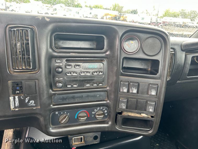 image for item EG1435 2008 Chevrolet  C6500 truck cab and chassis