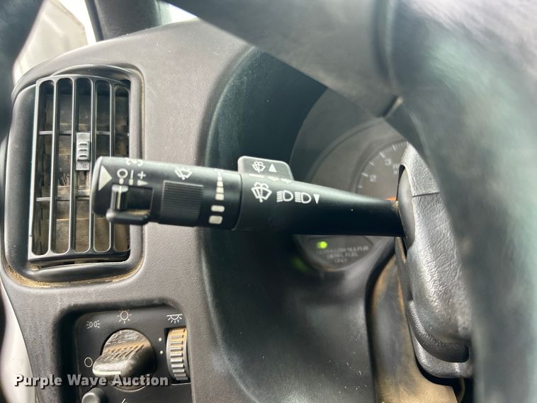 image for item EG1435 2008 Chevrolet  C6500 truck cab and chassis