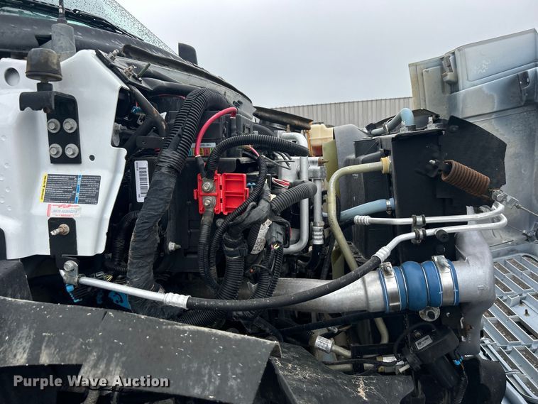 image for item EG1435 2008 Chevrolet  C6500 truck cab and chassis