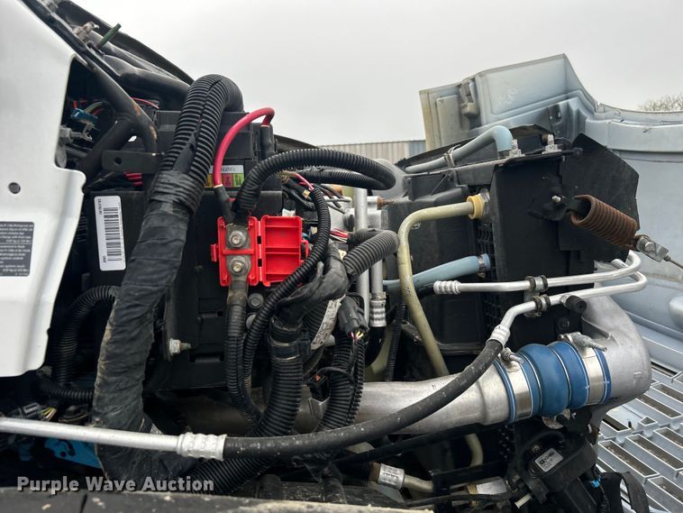 image for item EG1435 2008 Chevrolet  C6500 truck cab and chassis