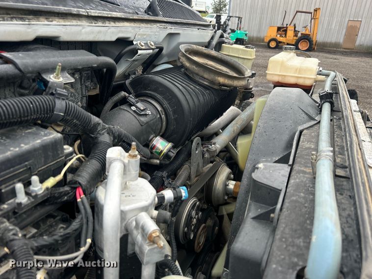 image for item EG1435 2008 Chevrolet  C6500 truck cab and chassis