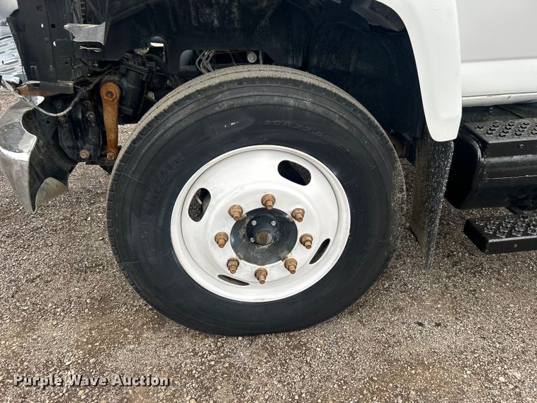 image for item EG1435 2008 Chevrolet  C6500 truck cab and chassis