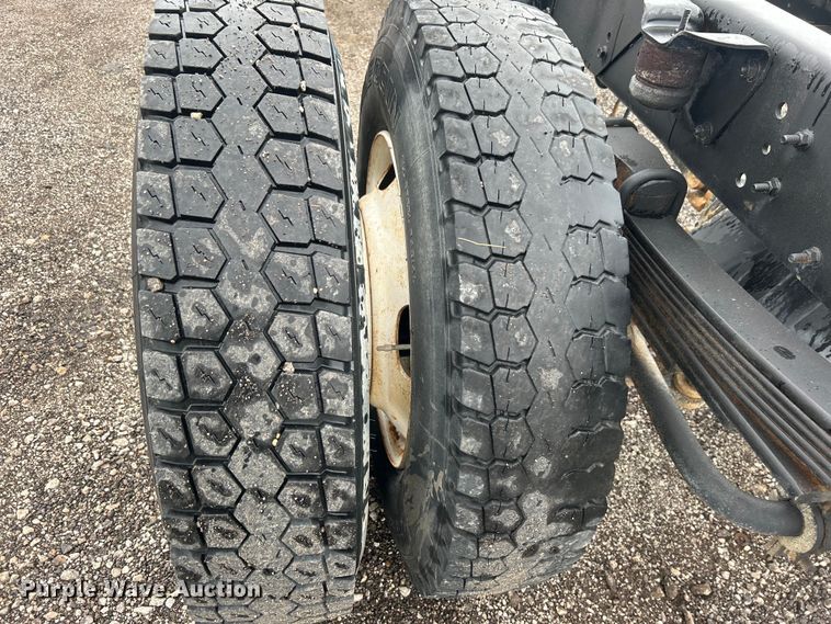 image for item EG1435 2008 Chevrolet  C6500 truck cab and chassis