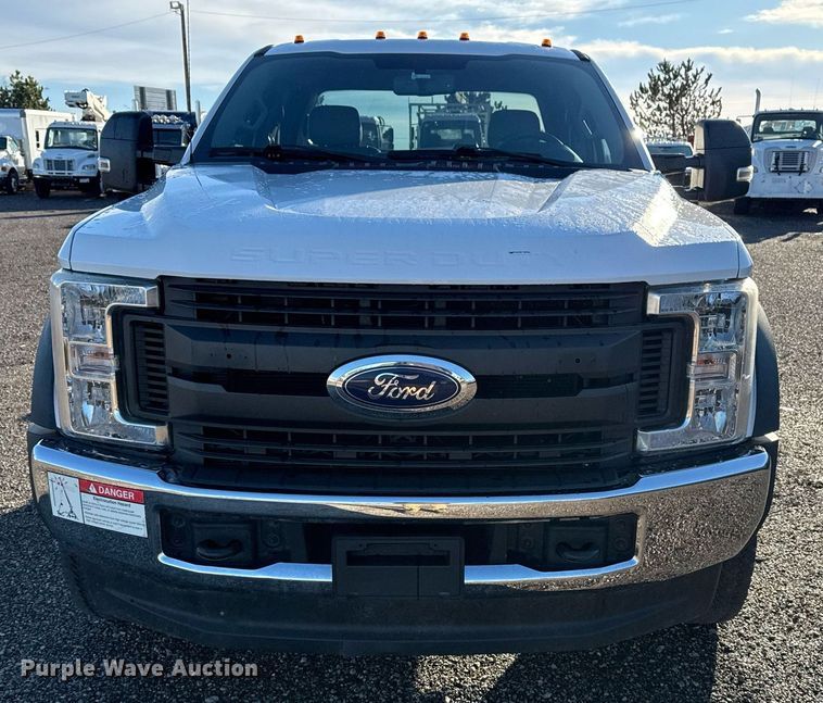 image for item EG2198 2018 Ford F550 SuperCab truck cab and chassis