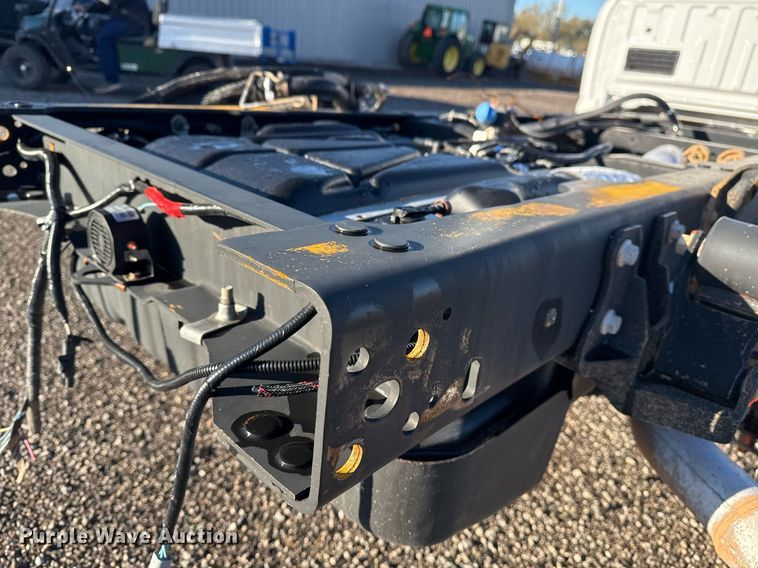 image for item EG2198 2018 Ford F550 SuperCab truck cab and chassis