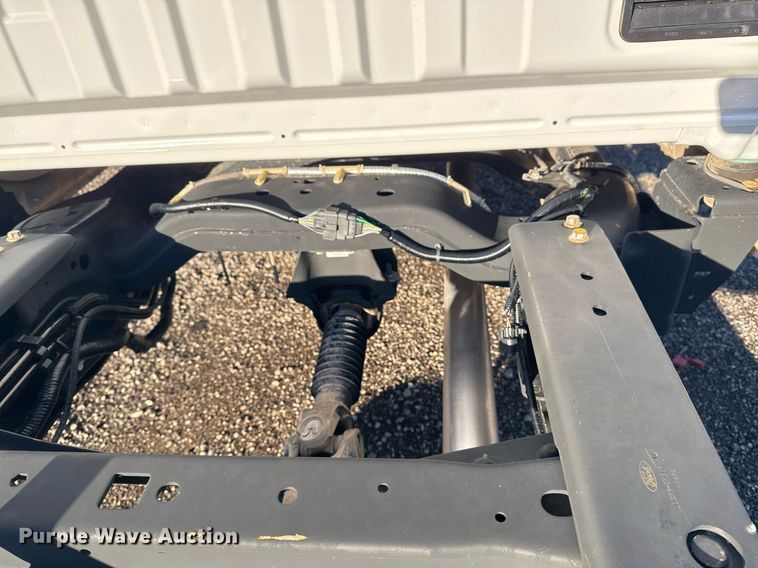 image for item EG2198 2018 Ford F550 SuperCab truck cab and chassis