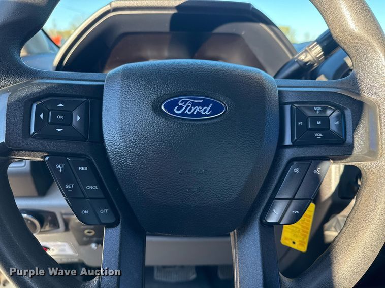 image for item EG2198 2018 Ford F550 SuperCab truck cab and chassis