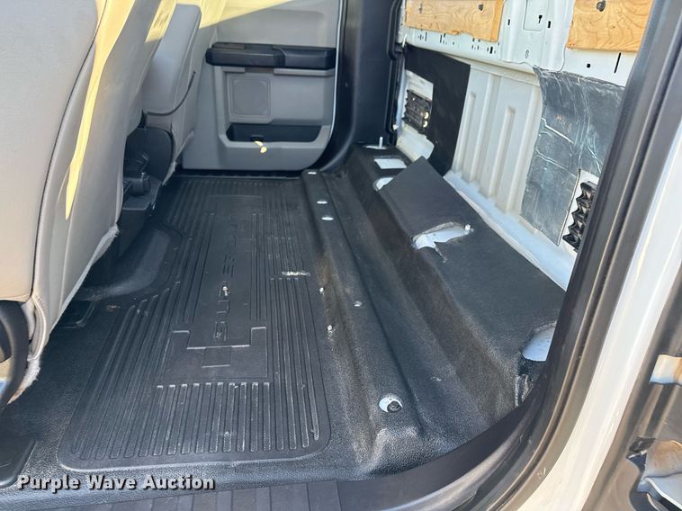 image for item EG2198 2018 Ford F550 SuperCab truck cab and chassis