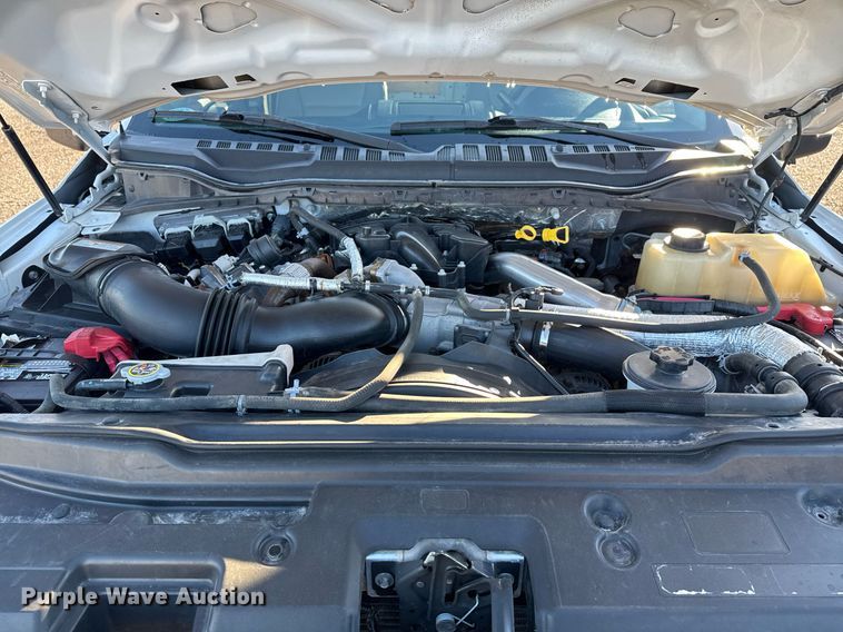 image for item EG2198 2018 Ford F550 SuperCab truck cab and chassis