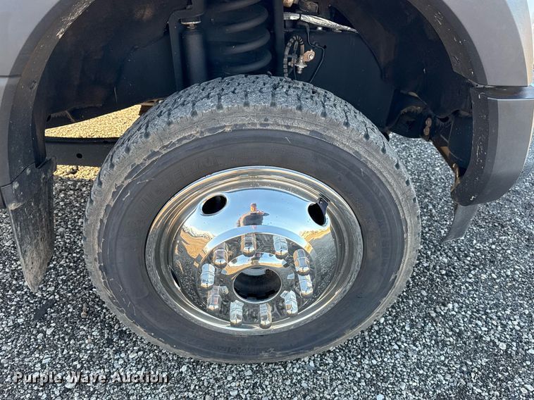 image for item EG2198 2018 Ford F550 SuperCab truck cab and chassis