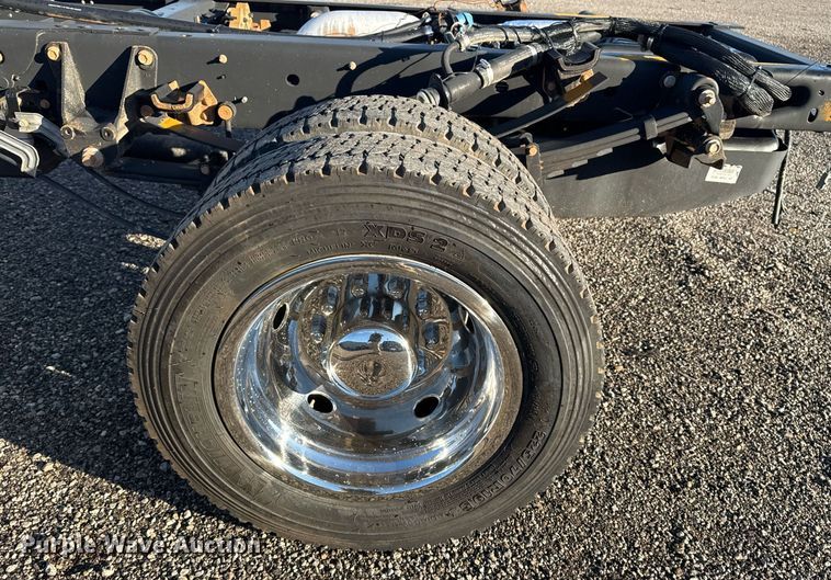 image for item EG2198 2018 Ford F550 SuperCab truck cab and chassis