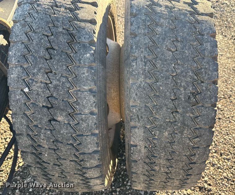 image for item EG2198 2018 Ford F550 SuperCab truck cab and chassis