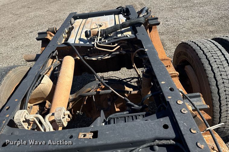 image for item EG2210 2011 Ford F550 Super Duty SuperCab truck cab and chassis