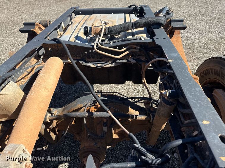 image for item EG2210 2011 Ford F550 Super Duty SuperCab truck cab and chassis