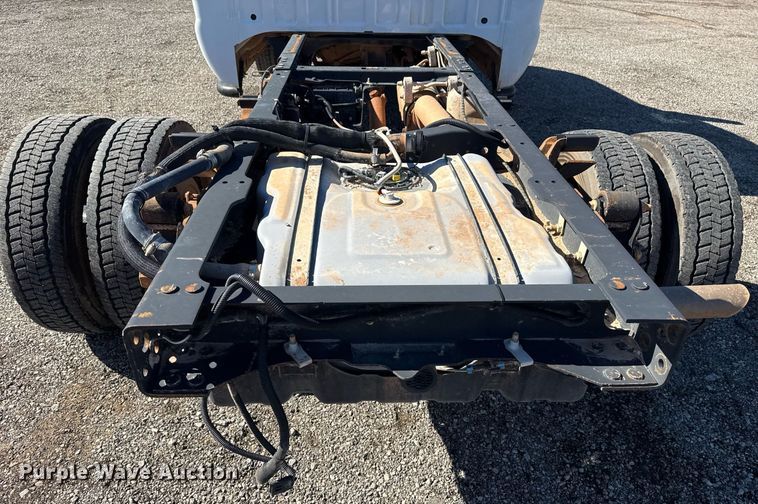 image for item EG2210 2011 Ford F550 Super Duty SuperCab truck cab and chassis