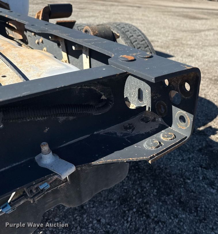 image for item EG2210 2011 Ford F550 Super Duty SuperCab truck cab and chassis