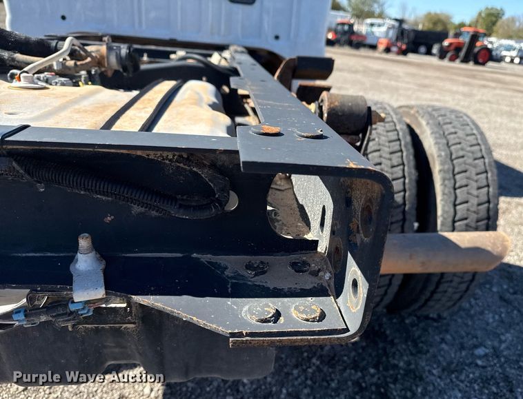 image for item EG2210 2011 Ford F550 Super Duty SuperCab truck cab and chassis