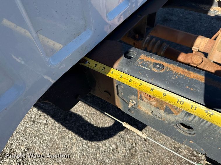 image for item EG2210 2011 Ford F550 Super Duty SuperCab truck cab and chassis