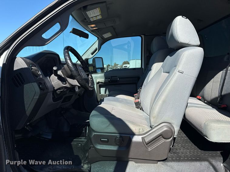 image for item EG2210 2011 Ford F550 Super Duty SuperCab truck cab and chassis