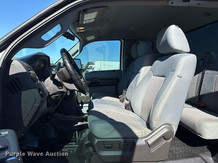 image for item EG2210 2011 Ford F550 Super Duty SuperCab truck cab and chassis