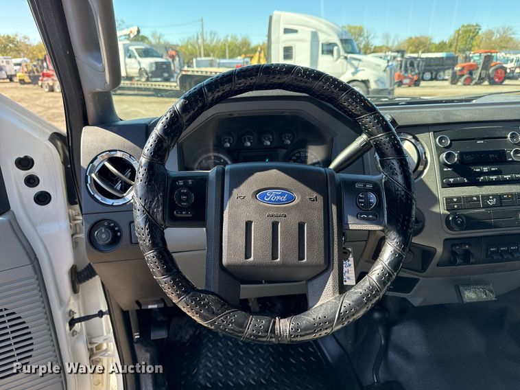 image for item EG2210 2011 Ford F550 Super Duty SuperCab truck cab and chassis