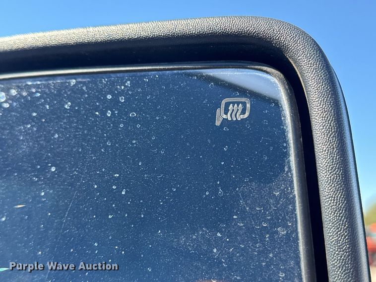 image for item EG2210 2011 Ford F550 Super Duty SuperCab truck cab and chassis