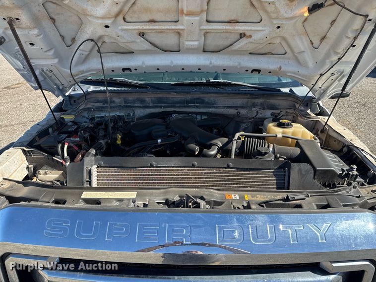 image for item EG2210 2011 Ford F550 Super Duty SuperCab truck cab and chassis