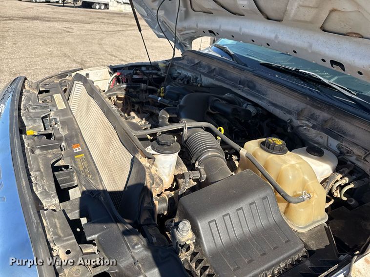 image for item EG2210 2011 Ford F550 Super Duty SuperCab truck cab and chassis