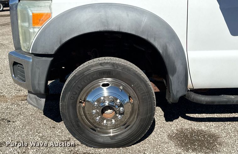 image for item EG2210 2011 Ford F550 Super Duty SuperCab truck cab and chassis