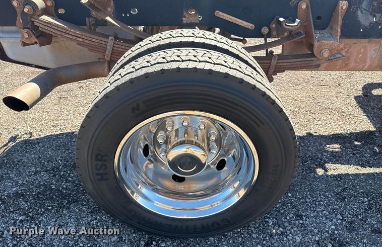 image for item EG2210 2011 Ford F550 Super Duty SuperCab truck cab and chassis