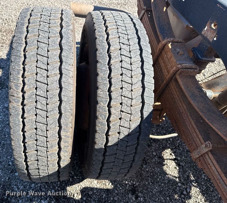 image for item EG2210 2011 Ford F550 Super Duty SuperCab truck cab and chassis