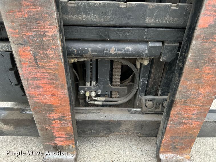 image for item EG6854 Yale GLP060VXEUSE087 forklift