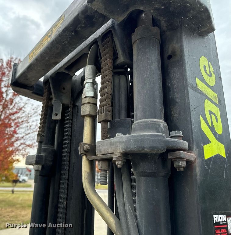 image for item EG6854 Yale GLP060VXEUSE087 forklift