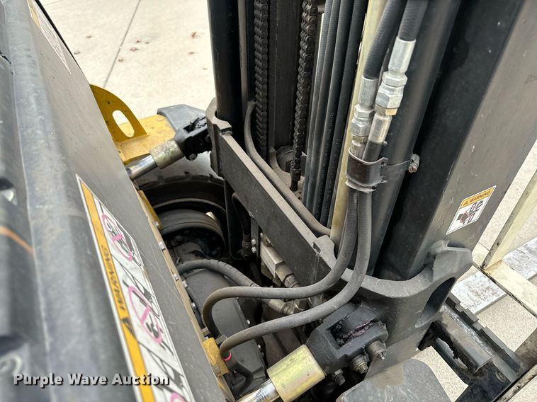 image for item EG6854 Yale GLP060VXEUSE087 forklift