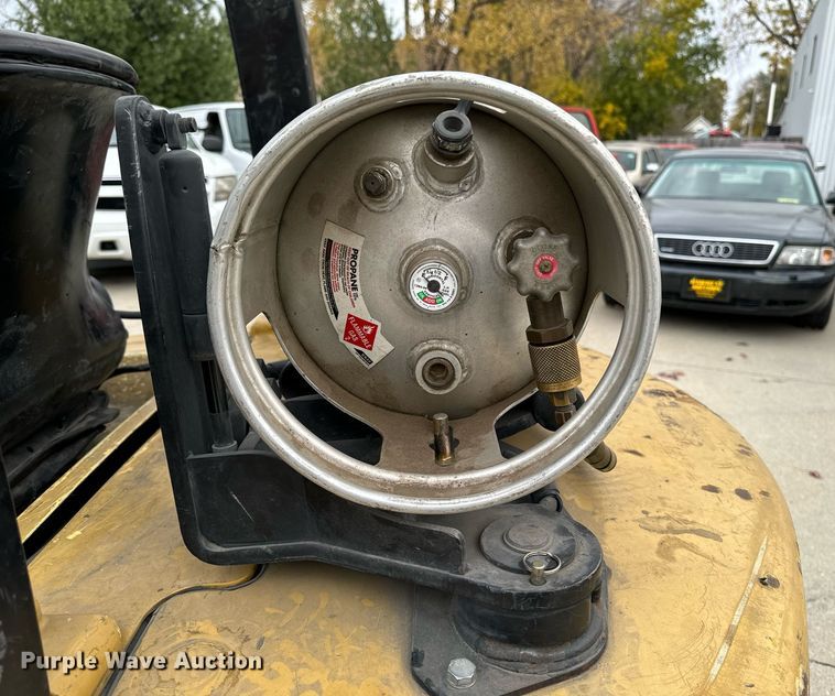 image for item EG6854 Yale GLP060VXEUSE087 forklift