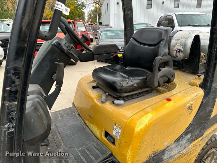 image for item EG6854 Yale GLP060VXEUSE087 forklift