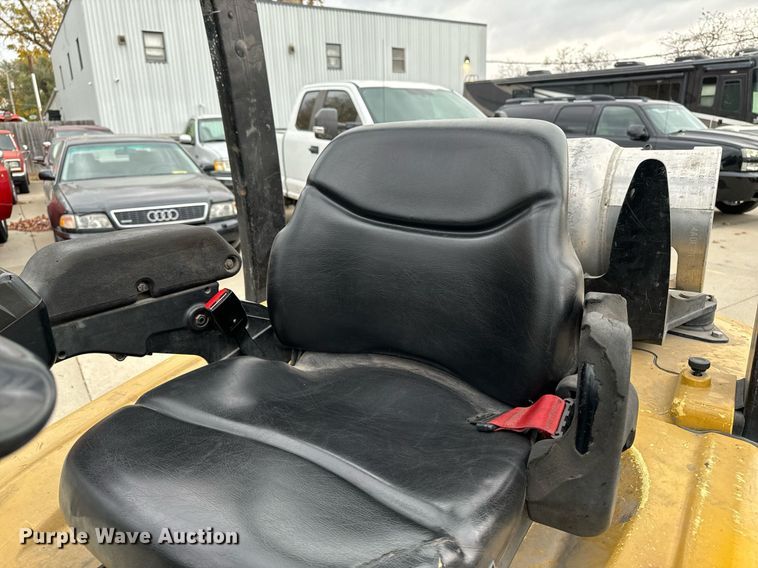 image for item EG6854 Yale GLP060VXEUSE087 forklift