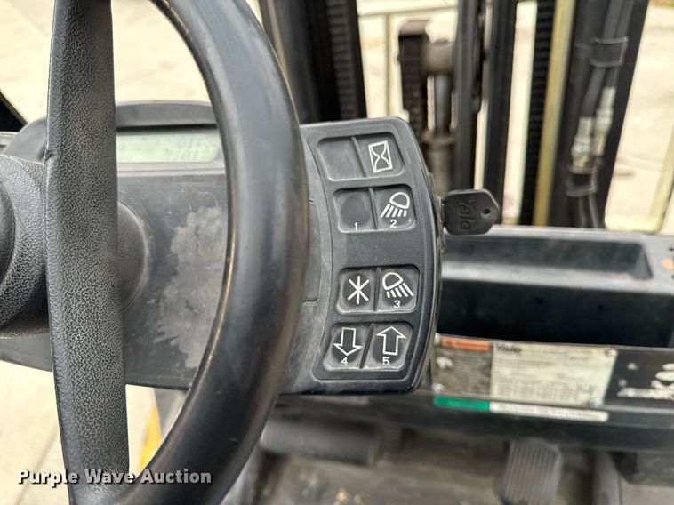 image for item EG6854 Yale GLP060VXEUSE087 forklift