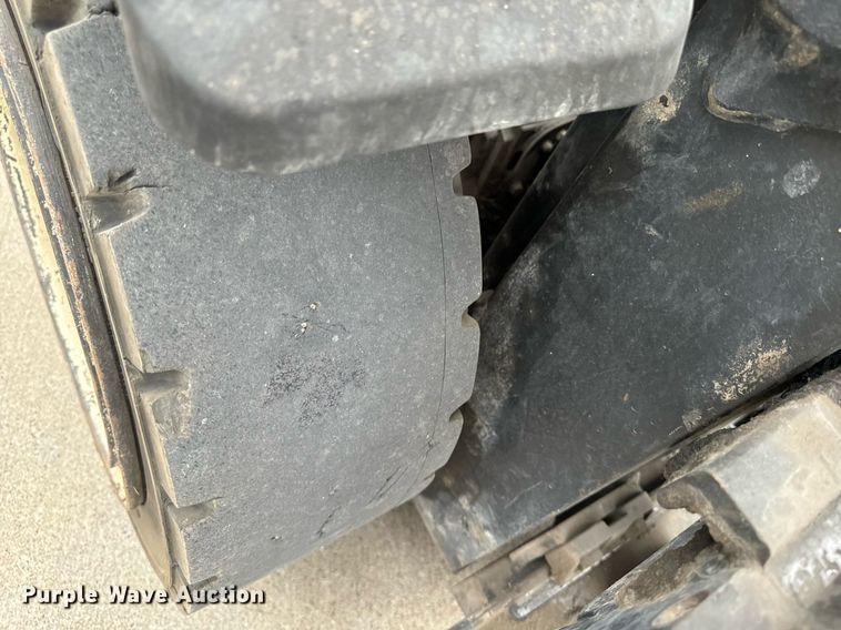 image for item EG6854 Yale GLP060VXEUSE087 forklift